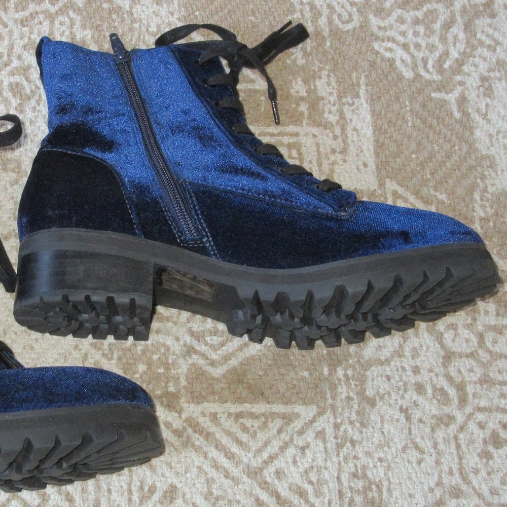 Aldo Blue Velvet Hiking Boots Size 7US